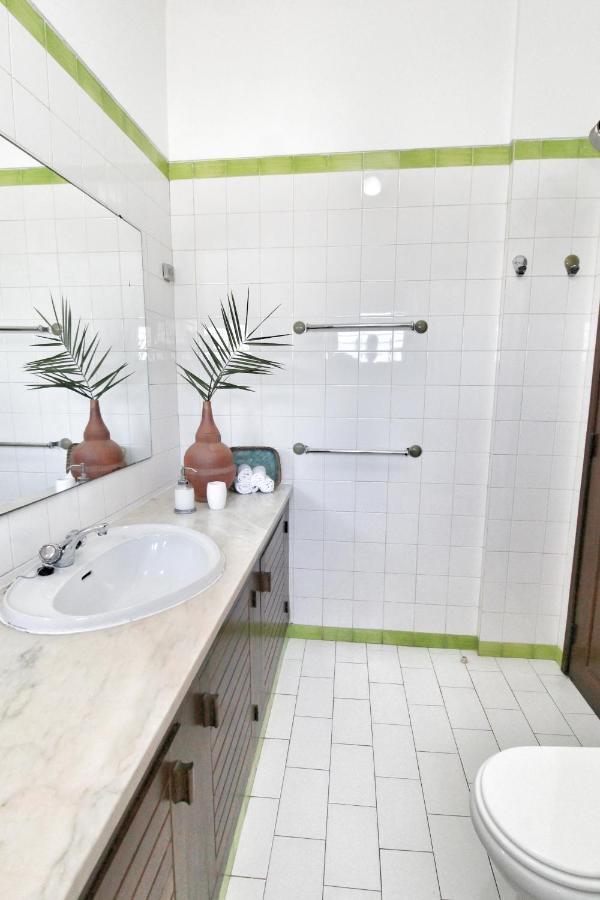 T3 Holiday Cottage Near The Beach | C225 Porches  Exteriör bild